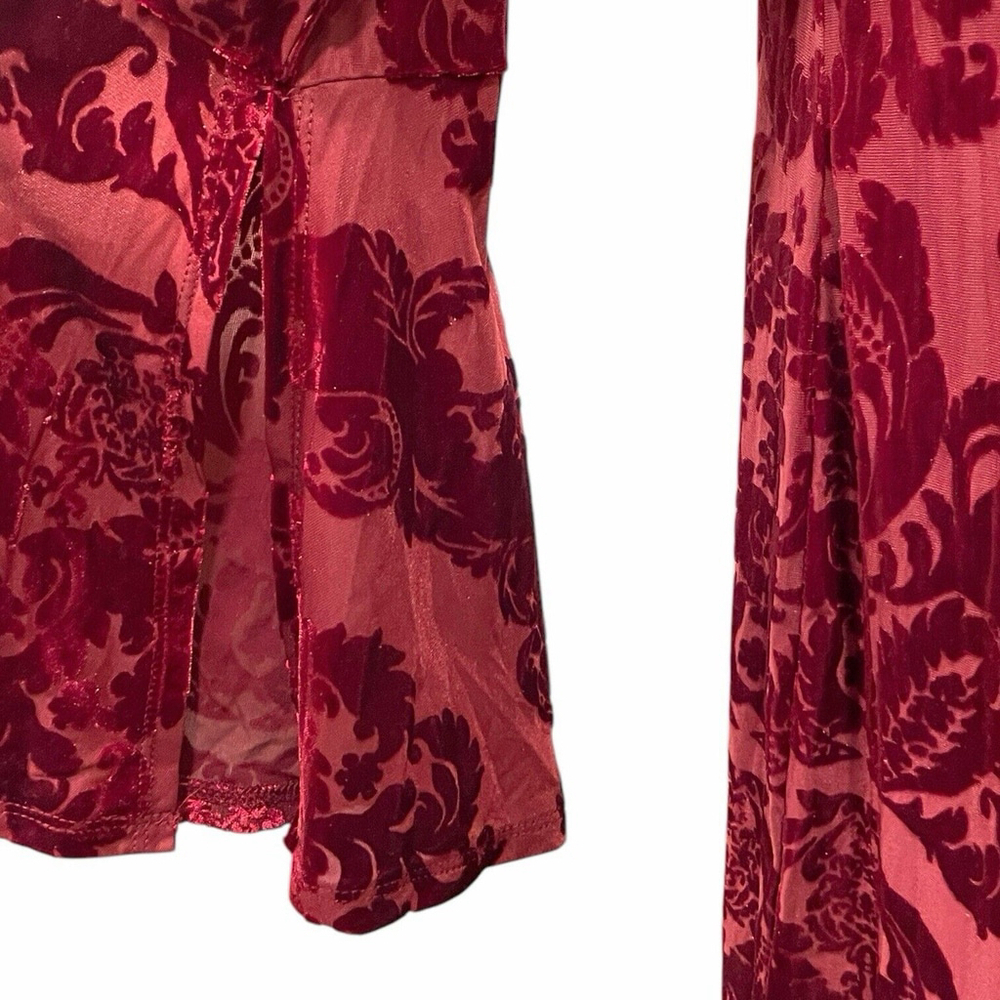 NWT Signature by Robbie Bee Womens XL Sheath Dress Red Velvet Split Bell Sleeve - Picture 5 of 16